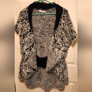 Liquid by Sioni women's shawl collar vest, size L/XL, fuzzy, black & white, soft
